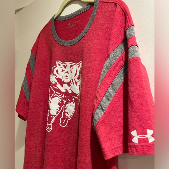 Under Armour University of Wisconsin Badgers Football shirt Size XL - Picture 2 of 6